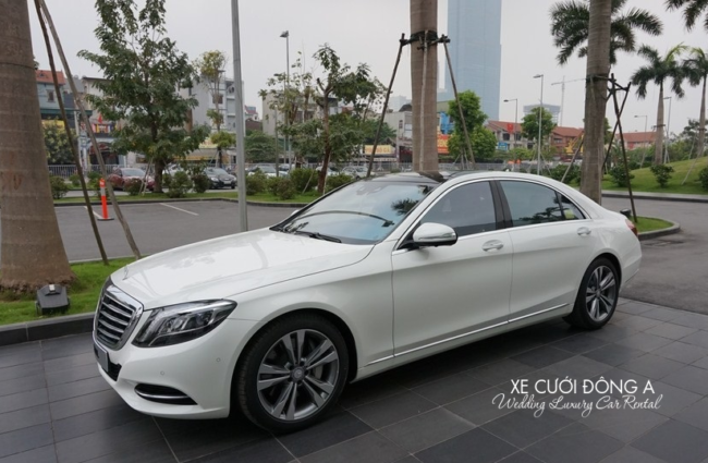 cho-thue-xe-cuoi-mercedes-s500-mau-trang-1-650x425