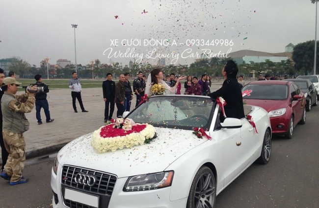 thue-xe-cuoi-audi-mui-tran-tai-ha-noi