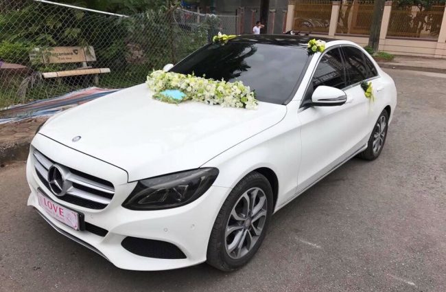 Những lí do tại sao các cặp vợ chồng nên chọn Mercedes làm xe cưới